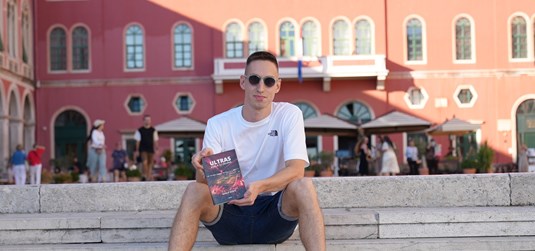 Od fizike do književnosti: student PMF-a Mario Rubić o svom prvom romanu 